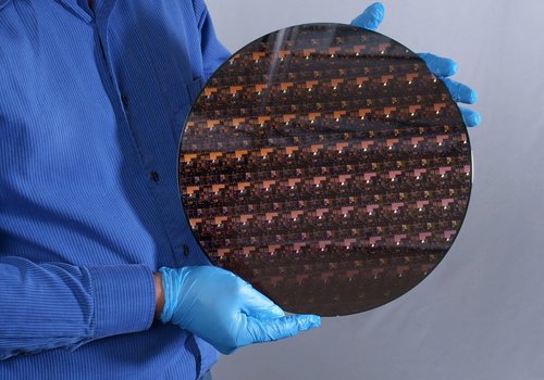 IBM создала первый в мире 2-нанометровый чип